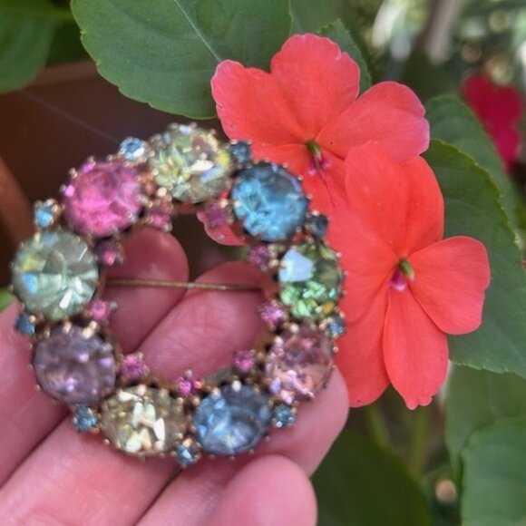 ALBERT WEISS Pastel Rhinestone Crystal Circle Brooch - Picture 1 of 9